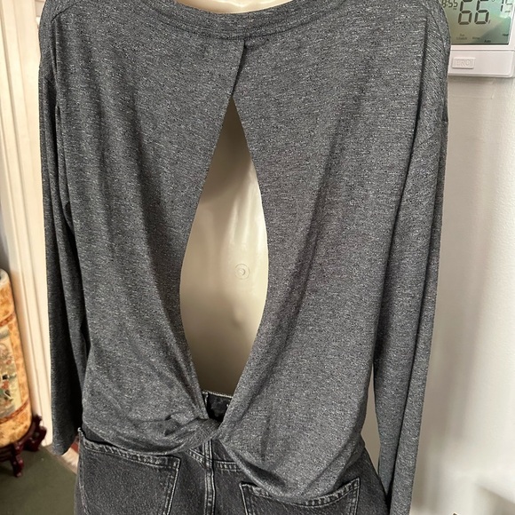 Athleta Women's Gray Top size small - Picture 4 of 10
